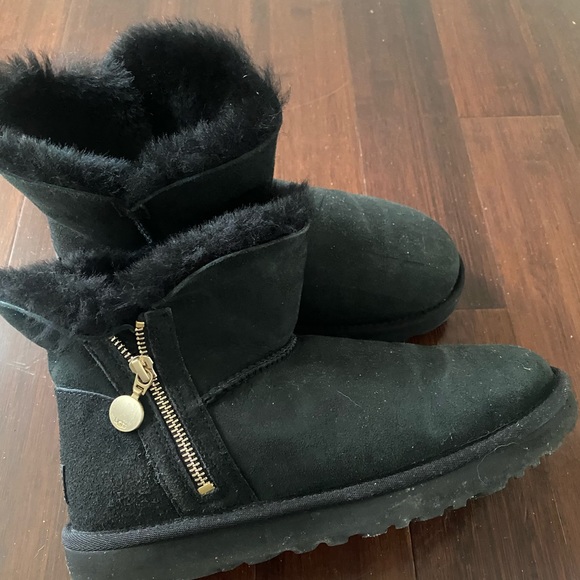Ugg Bailey Mini Zip Boot Size 8 - Picture 1 of 5